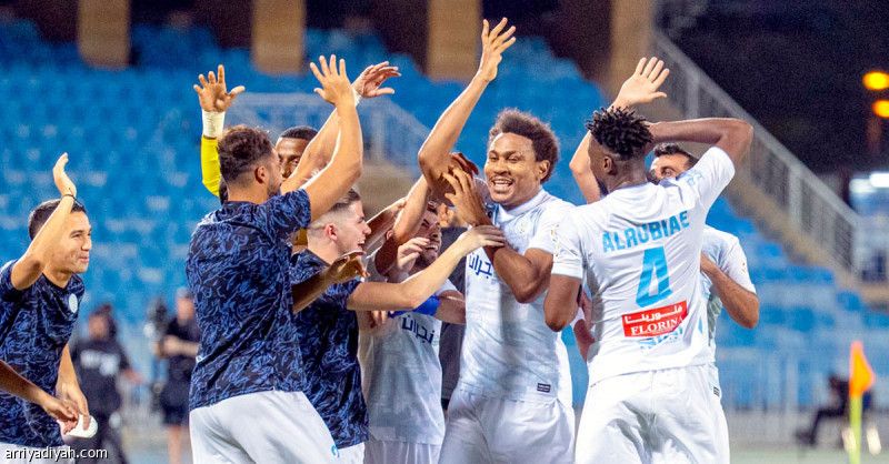 الأخدود يكسب التاريخية