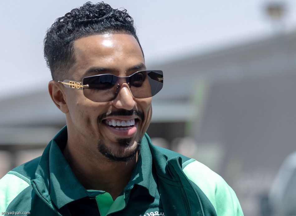 الأخضر يطير إلى نيوكاسل