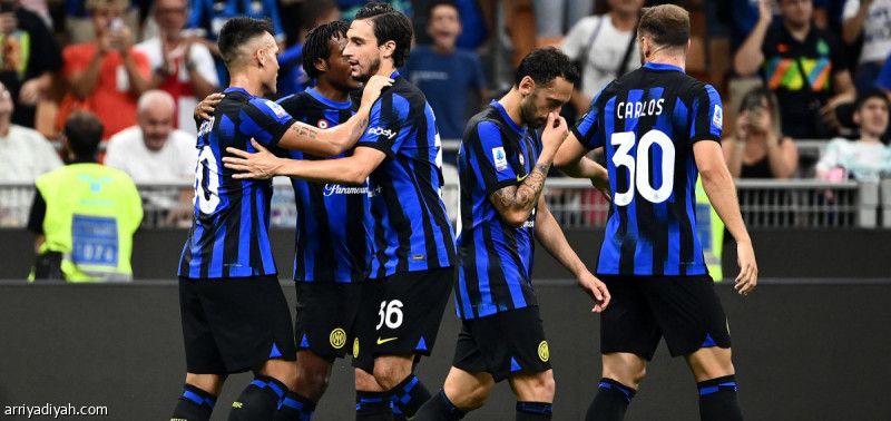 إنتر يسحق فيورنتينا برباعية