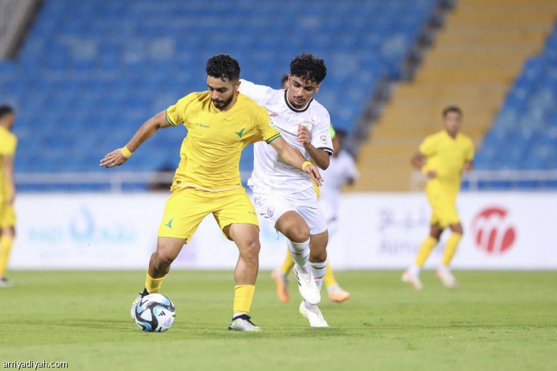 في الرديف.. الشباب يكسب الخليج