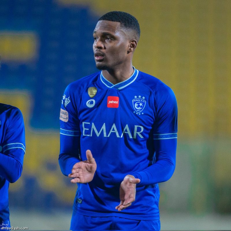 الخليج يعزز دفاعه بالخيبري