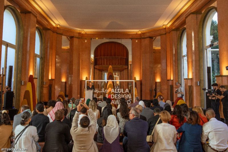 «أسبوع باريس» يحتفي بالفائزين في جائزة العلا للتصميم