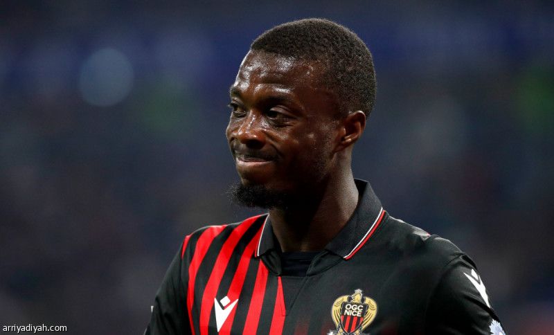 طرابزون التركي يضم بيبي من أرسنال