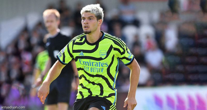 كيسادا.. ينحاز إلى الوالد