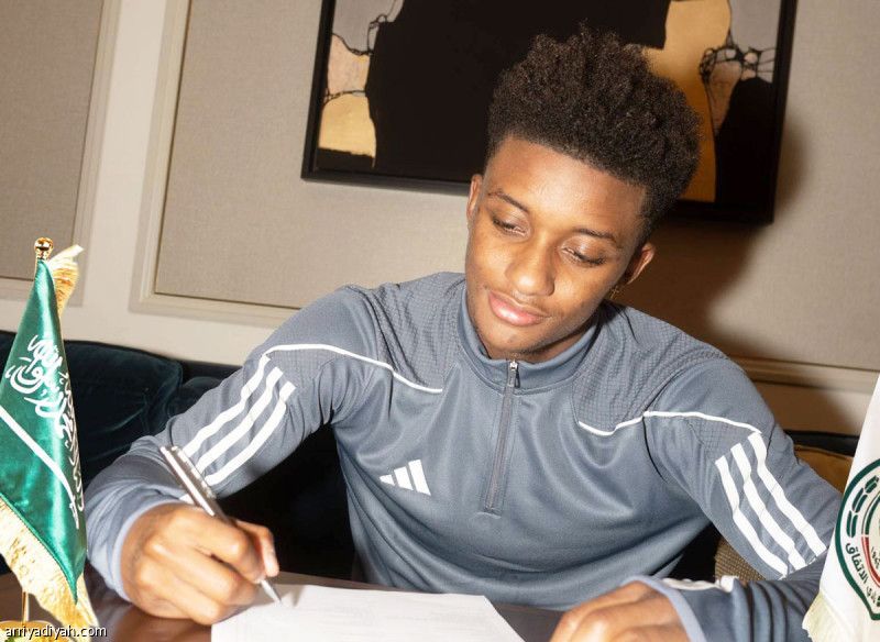 الاتفاق يتعاقد مع العتيبي