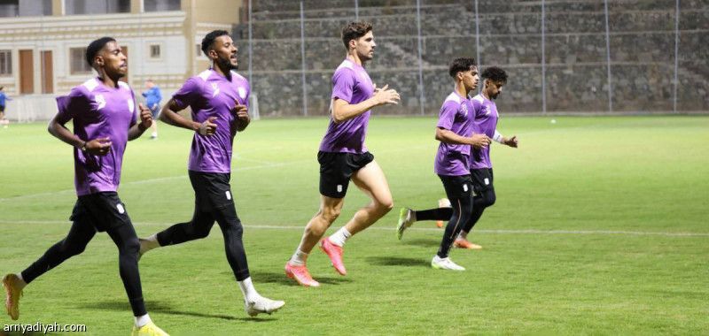 ميشنيفيتش يرفع لياقة أبها