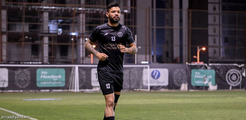 كارلوس يرفض.. ويعود