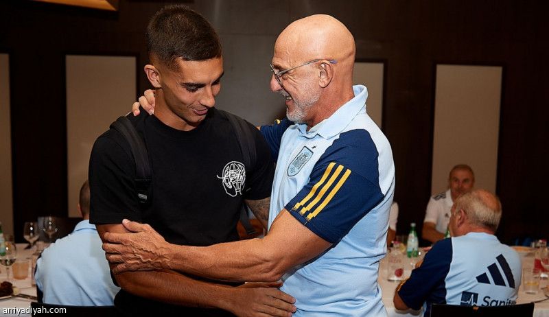 توريس وبينو يعودان إلى منتخب إسبانيا