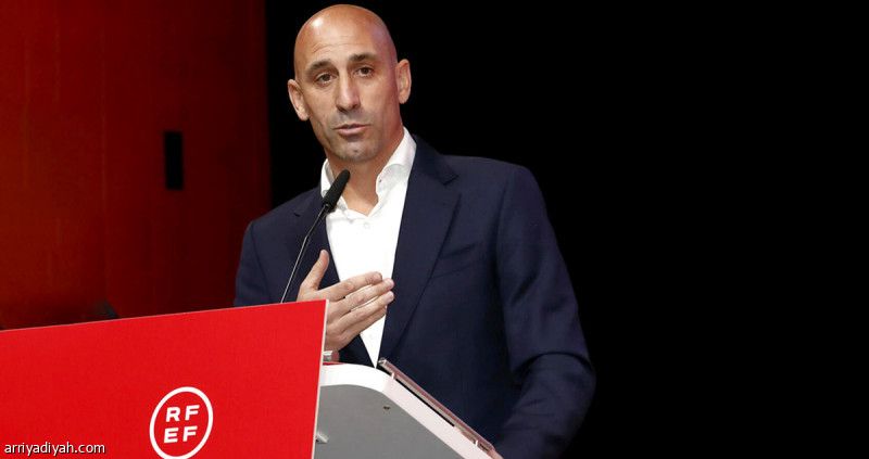 نيابة إسبانيا تحاصر روبياليس