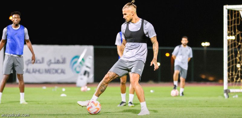 الطائي يستقبل دوجاندزيتش