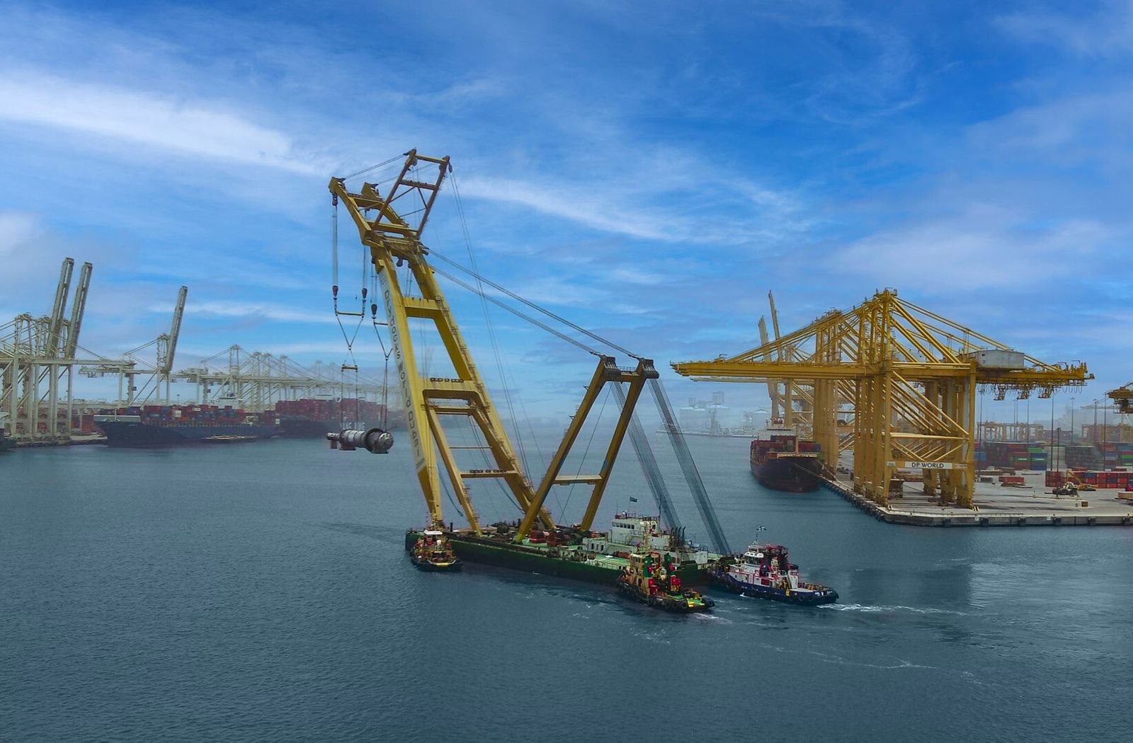 الإمارات تلعب دوراً رائداً في دعم وتعزيز التجارة العالمية