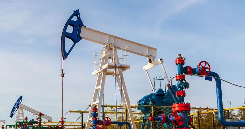 نقص الإمدادات يقفز بالنفط لأعلى مستوى في 9 أشهر