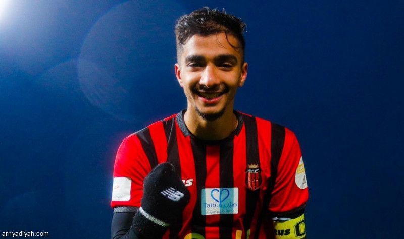 الشويرخ يستمر مع الرياض حتى 2026