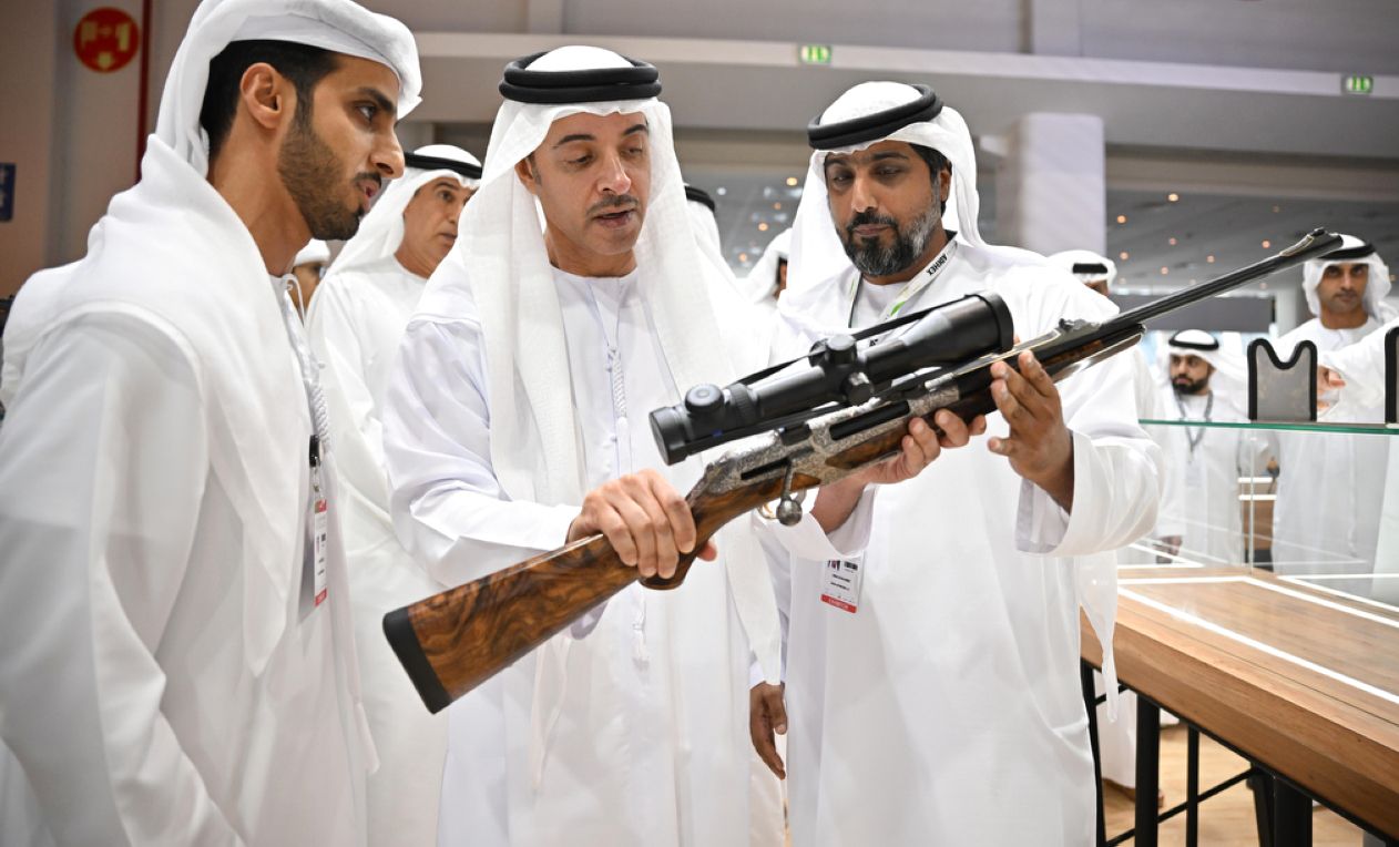 هزاع بن زايد: قضايا المناخ أولوية وطنية في الإمارات