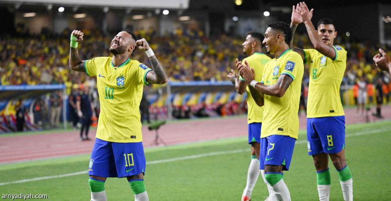 مهاجم الهلال يحطم رقم بيليه.. ويهدد ليفا