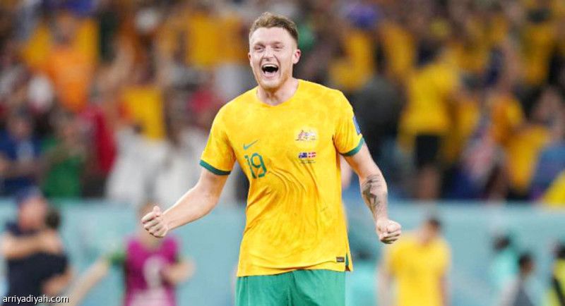 أرنولد يدعم سوتار