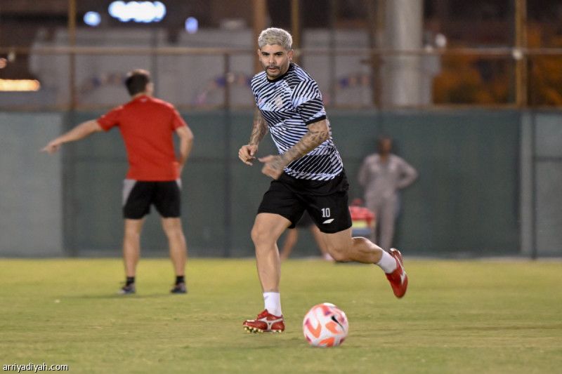 الشباب.. براون يرفع وتيرة التحضيرات