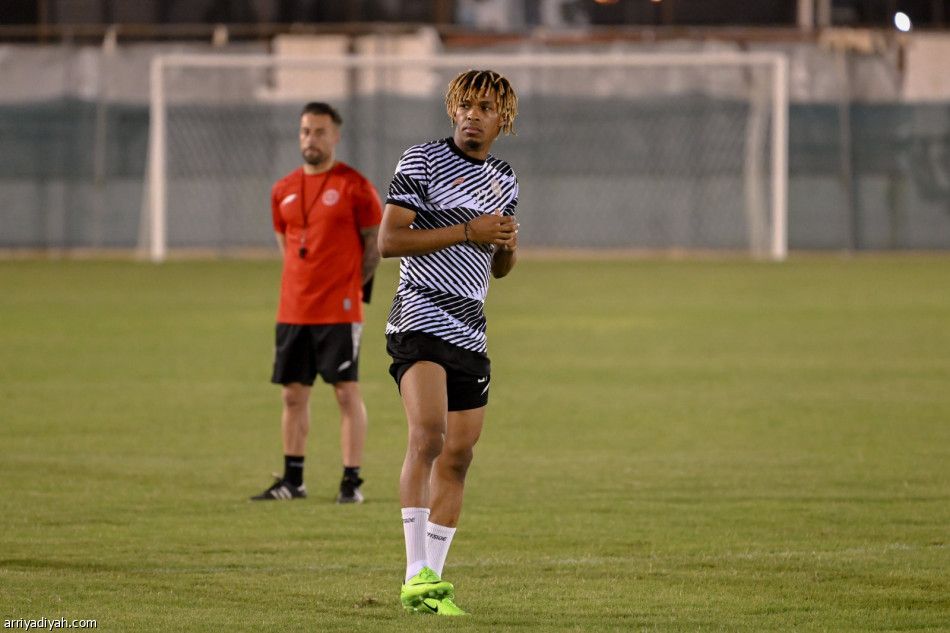 الشباب.. براون يرفع وتيرة التحضيرات