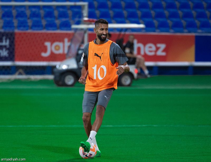 الفرج يتخطى الـ 90 دقيقة