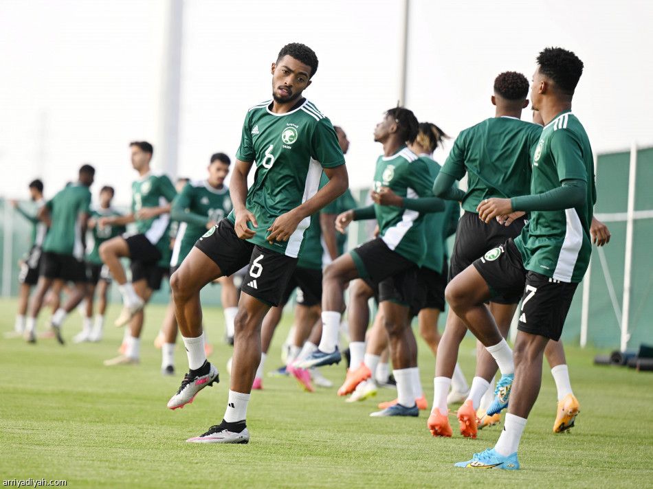 «الأخضر» يستعد بالترفيهية والثابتة