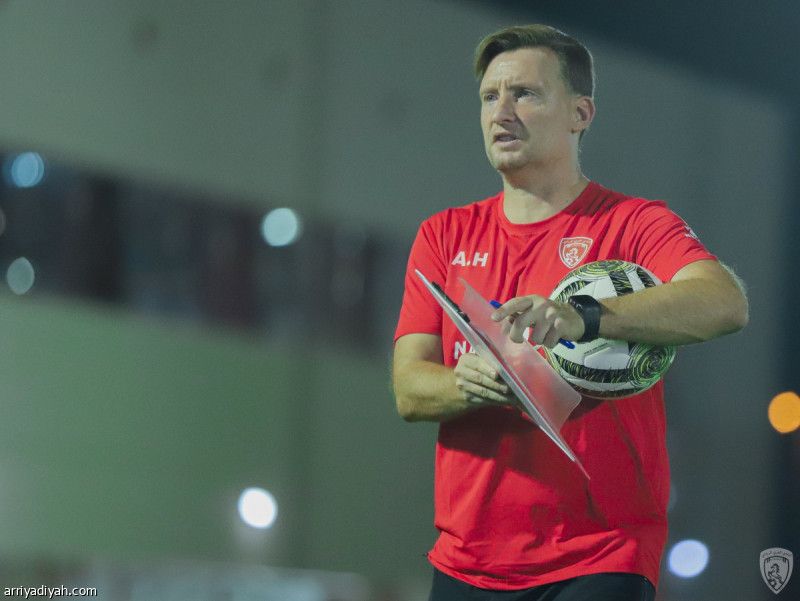 العربي.. اجتماع ومناورة