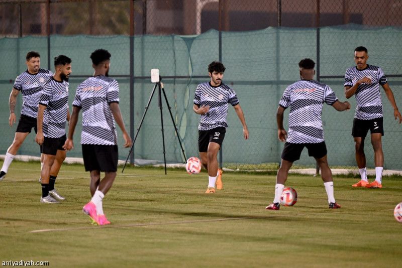 الشباب.. براون يكثف اللياقة