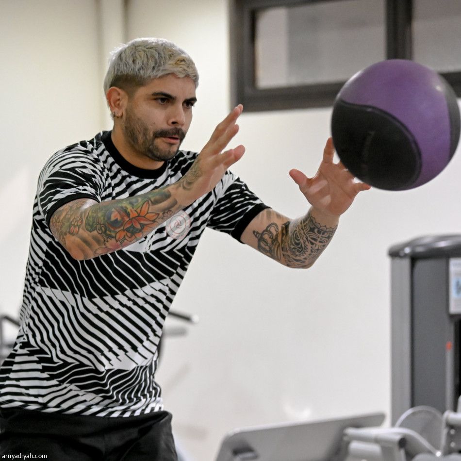 الشباب.. براون يكثف اللياقة