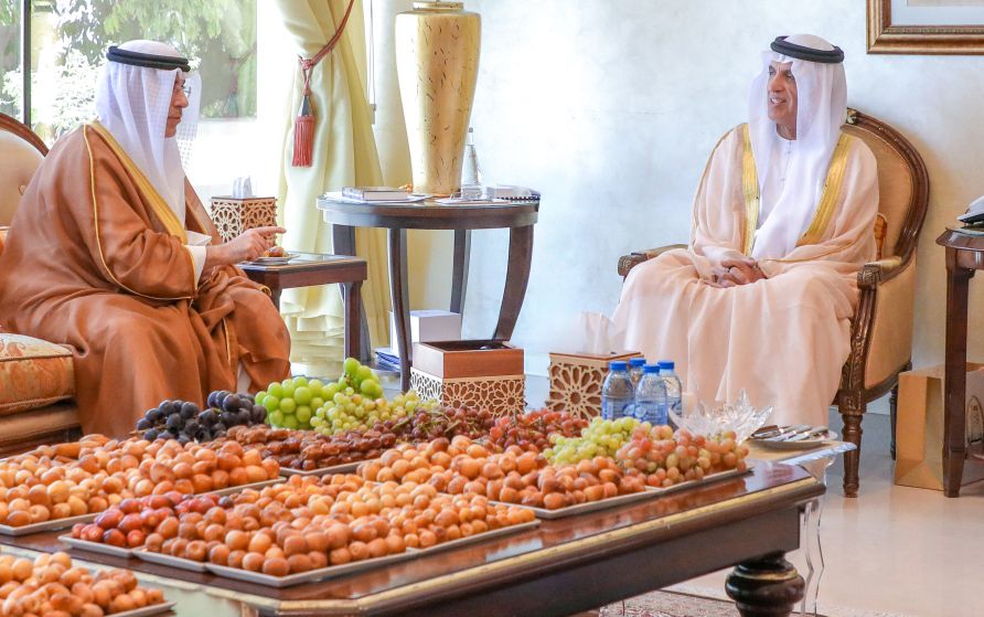 حاكم رأس الخيمة يستقبل سفير الكويت