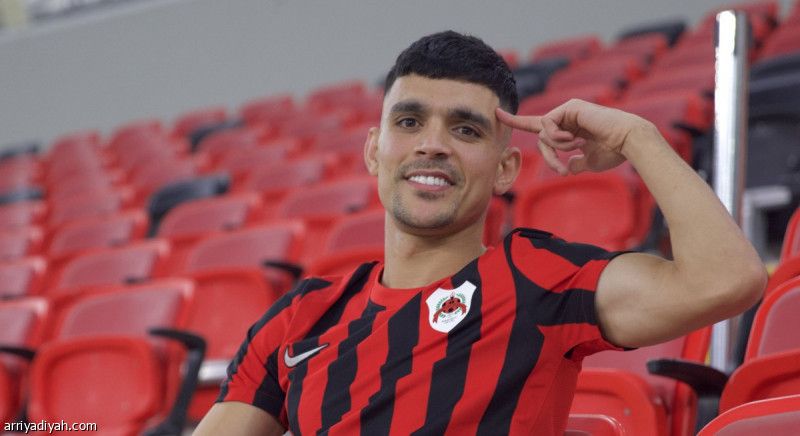الريان القطري يضم المغربي بن شرقي