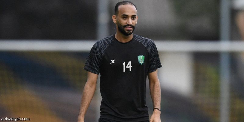 المرة الثالثة.. «الصليبي» يضرب ركبة عطيف