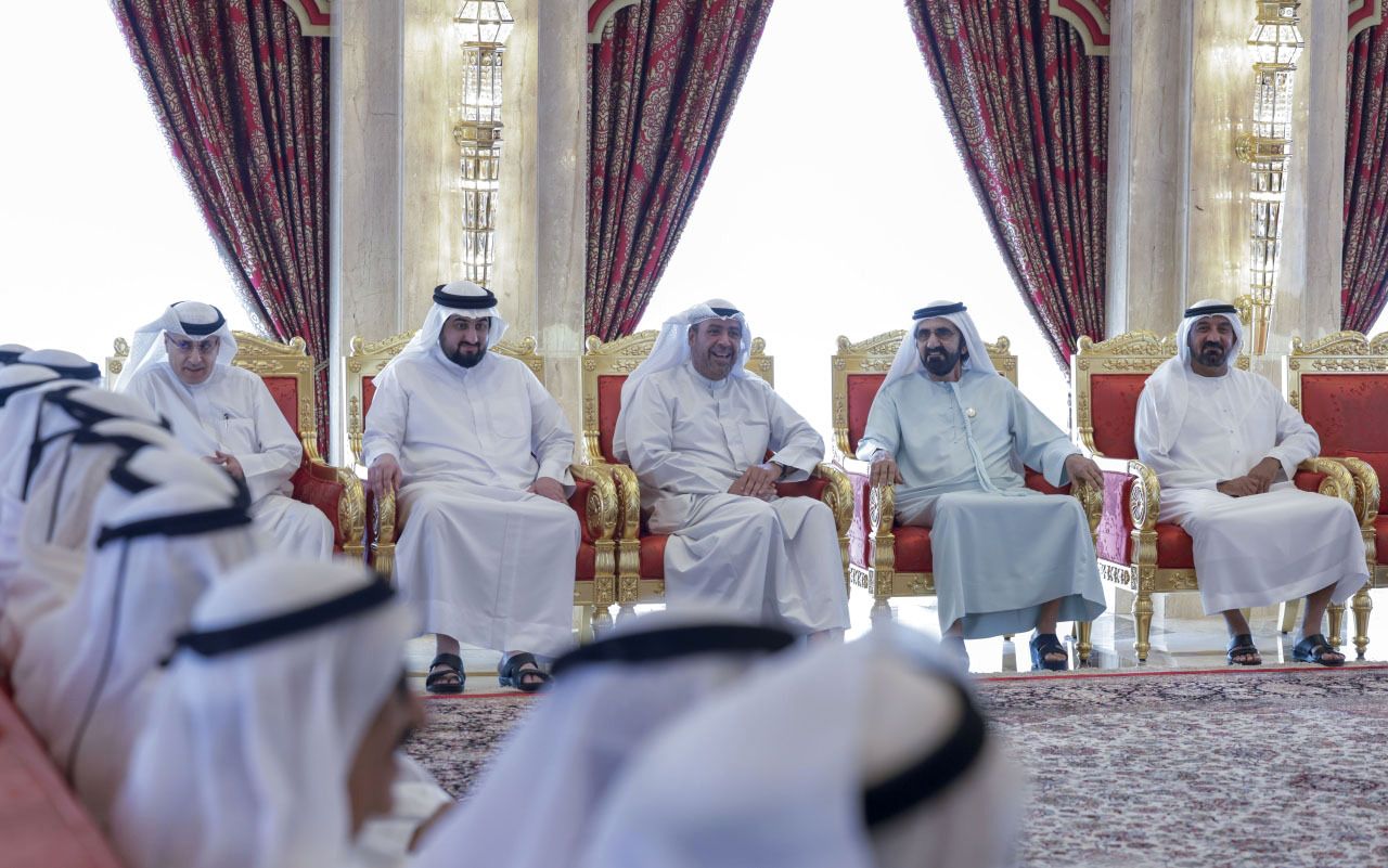 محمد بن راشد ونائب رئيس الوزراء الكويتي يستعرضان العلاقات الأخوية بين البلدين