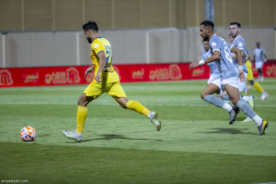 التعادل يحسم مواجهة الحزم والطائي