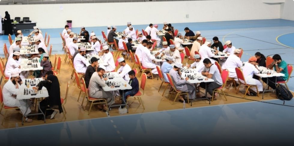64 مشاركا ومشاركة في بطولة محافظة جنوب الباطنة الدولية المفتوحة للشطرنج الخاطف