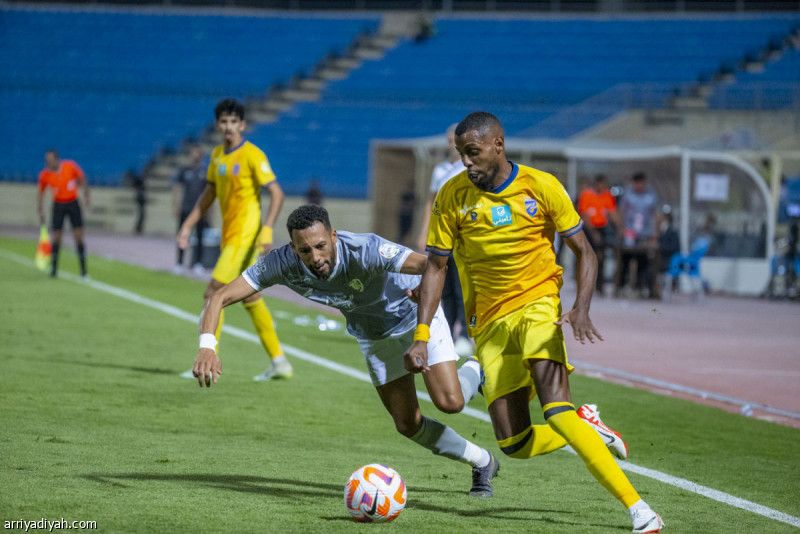 التعادل يحسم مواجهة الحزم والطائي