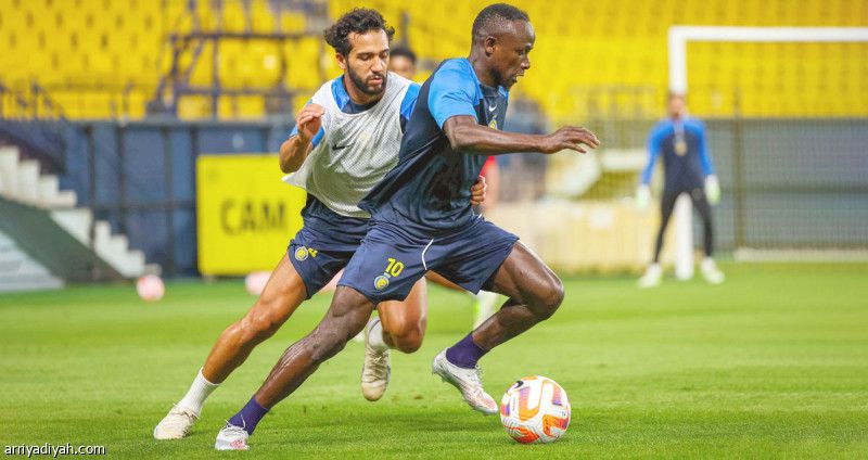 كاسترو يبعد فوفانا