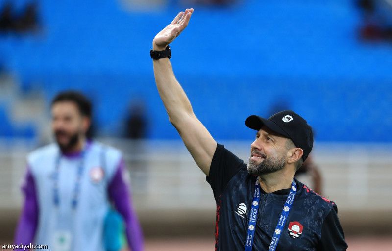 مدرب الرائد: الحمراء غيرت المعادلة.. ونستحق جزائية