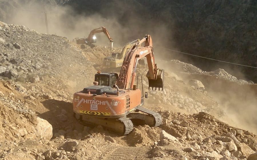 وزارة النقل تبدأ تنفيذ الأعمال المتبقية من مشروع طريق “محلاح ـ غبرة الطام ـ إسماعية”