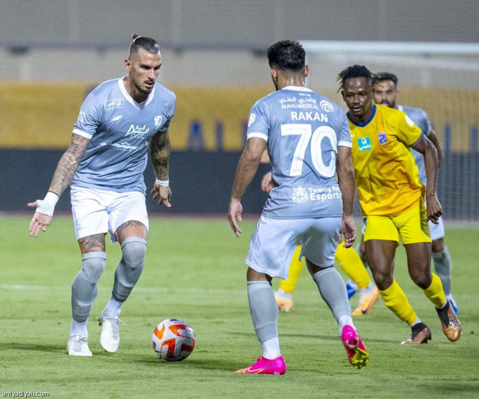 أمام الطائي.. الحزم يجدّد سيناريو الخليج