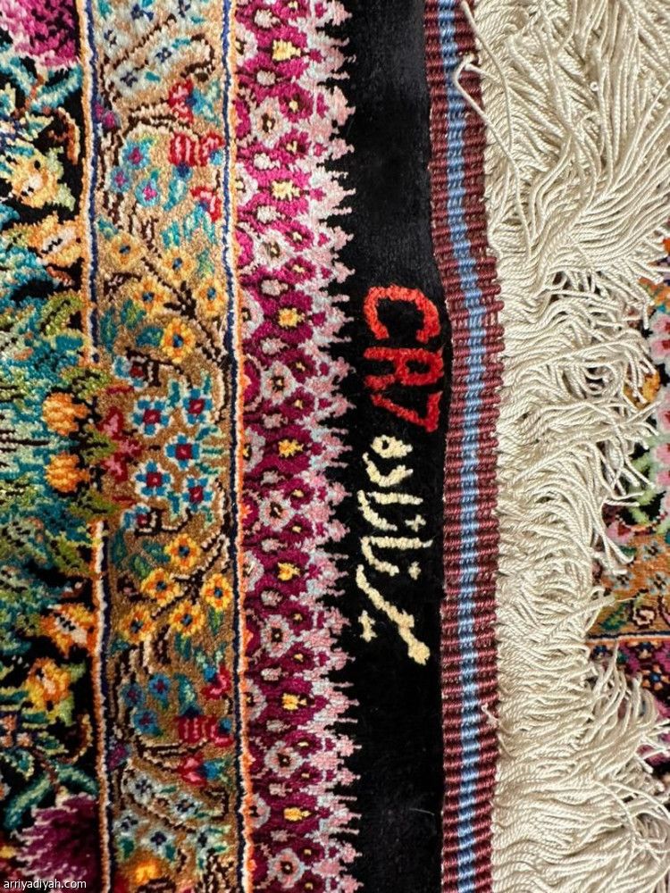 الإيرانيون يستقبلون رونالدو وماني بـ«السجاد الفاخر»