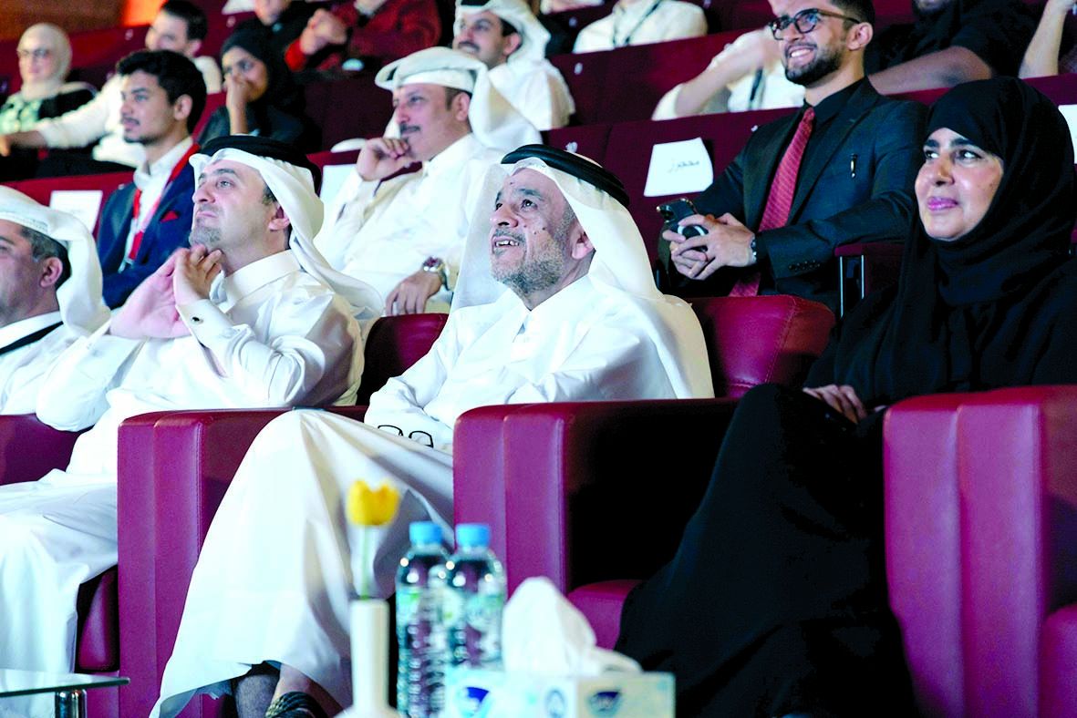 «تيدكس 2023» يحفز الطلاب على التفكر