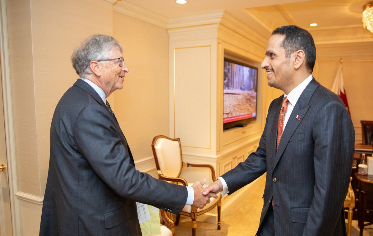  رئيس مجلس الوزراء وزير الخارجية يجتمع مع بيل غيتس