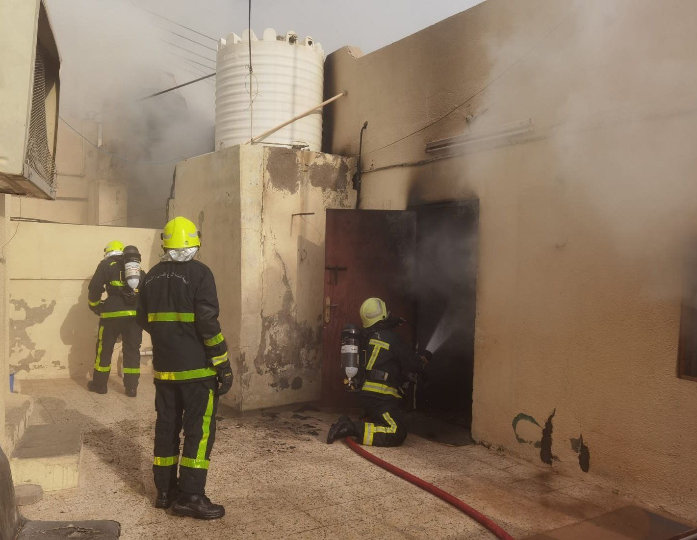 إخماد حريق منزل بعبري