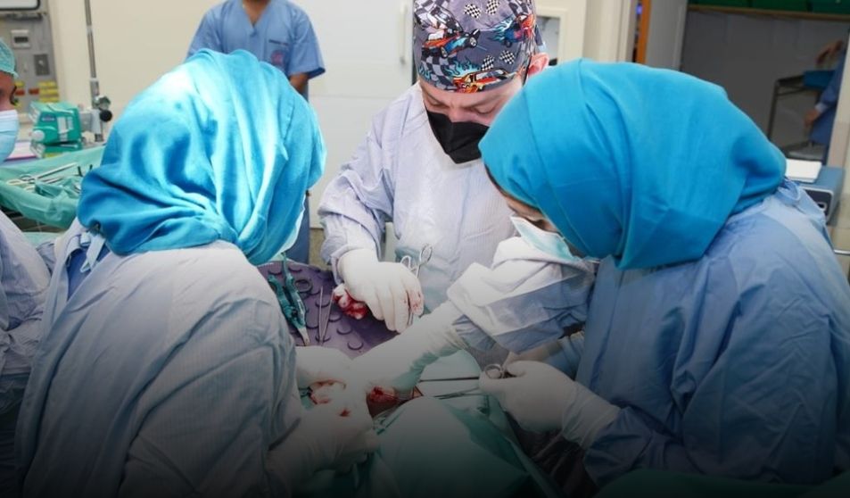 نجاح استئصال غدة درقية بحجم 3 كيلوجرامات في المستشفى السلطاني