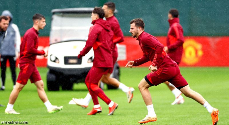 يونايتد يستعيد ماونت وفاران