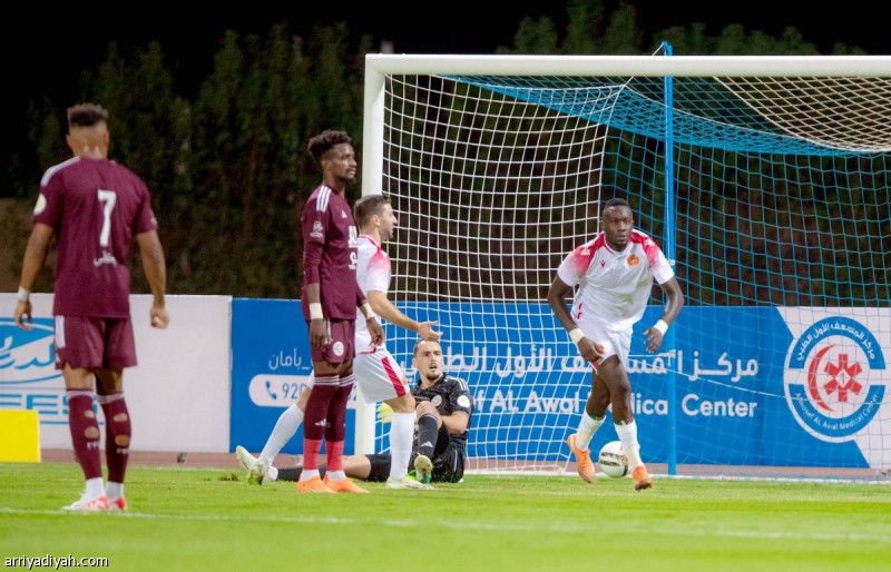 القادسية ينتزع صدارة يلو