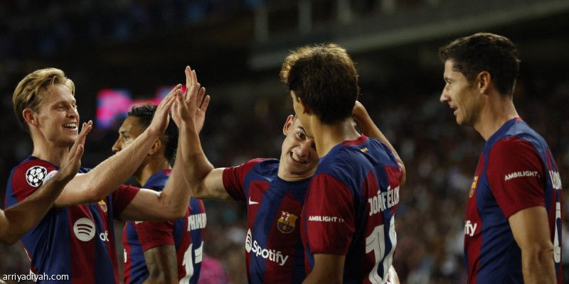 برشلونة يضرب رويال أنتويرب بخماسية