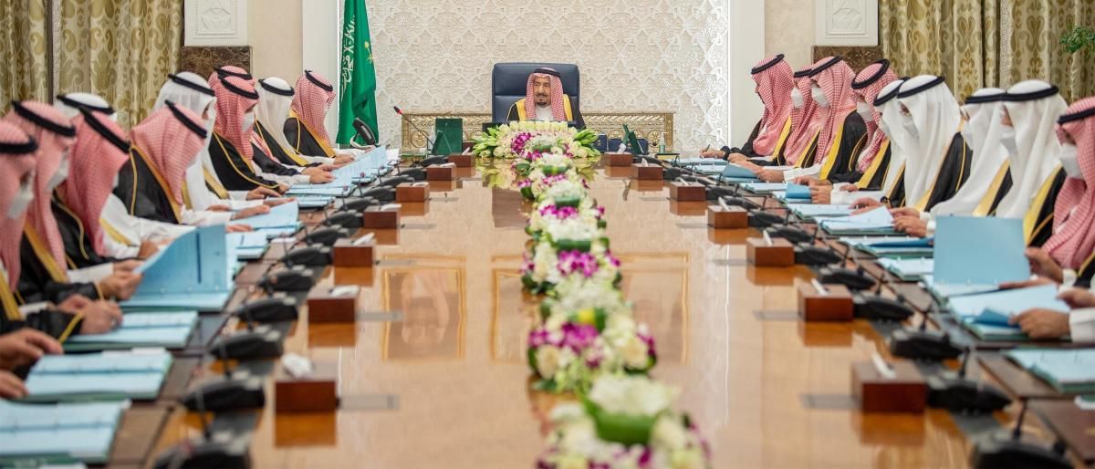 السعودية وسلطنة عمان تعززان التعاون في مجال الطاقة