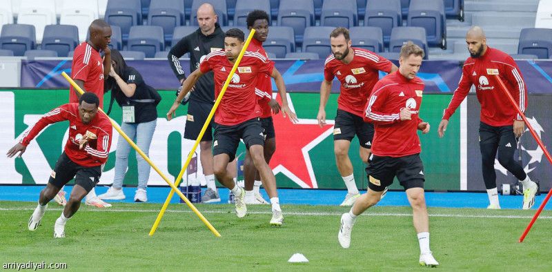 يونيون يبدأ الرحلة الأولى