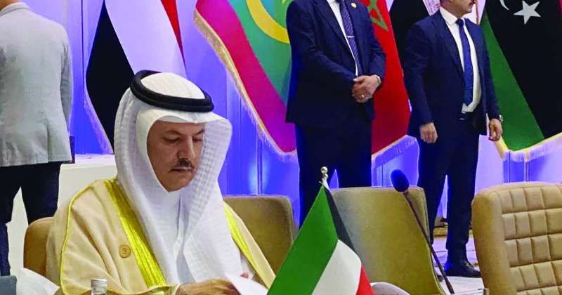 بن جامع مترئساً وفد الكويت