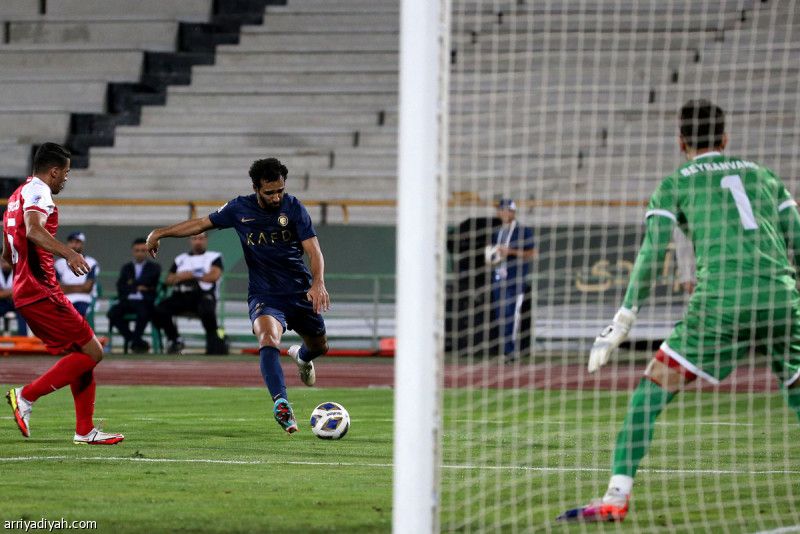 قاسم يحصد نجومية مباراة بيرسبوليس